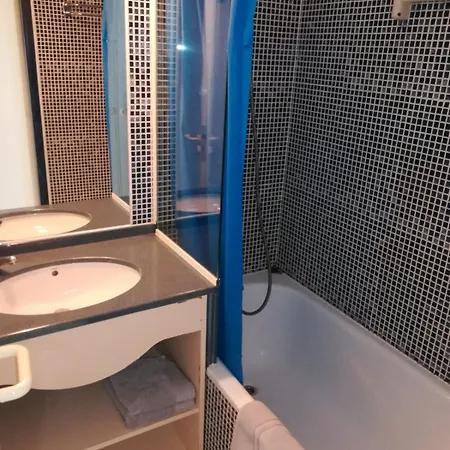 Flat 4 Person On Golf View
